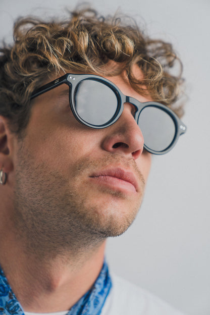 Villian - Black/Smoke